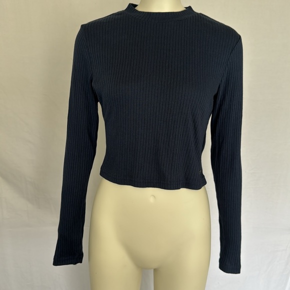 💖 2/$25 Roxy Long Sleeve Mock Neck Crop Top - Picture 2 of 5